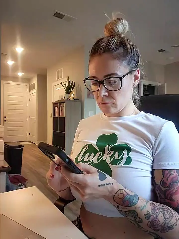HollyTattoo Cam Show Recorded 2024-01-09
