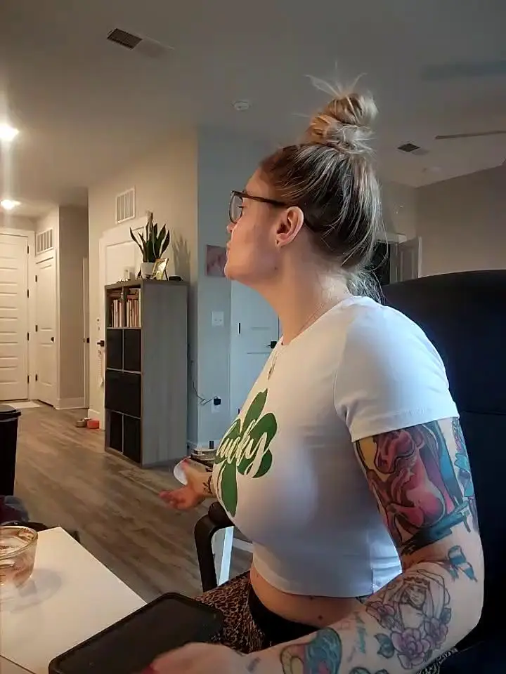 HollyTattoo Cam Show Recorded 2024-01-09