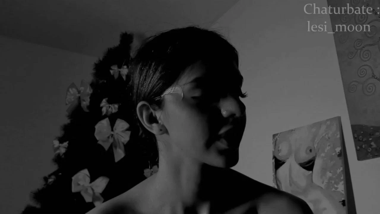 Lesi_moon Cam Show Recorded 2023-12-30