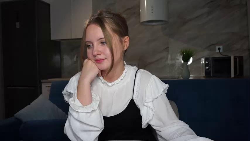 Naomiemilia Cam Show Recorded 2023-11-13 Chaturbate