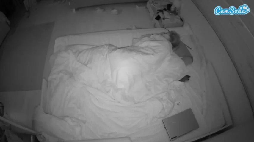 Voyeurcam-julmodels-whitebed-3 Cam Show Recorded 2023-10-03