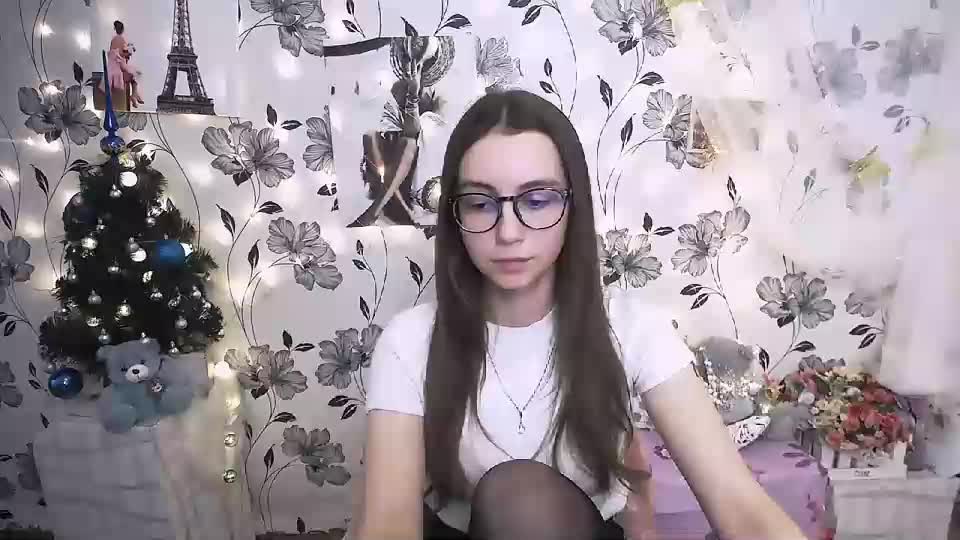 _piece_of_happiness_ Cam Show Recorded 2023-01-01 Chaturbate