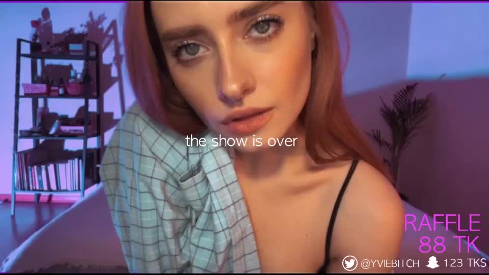 _yvie_ Cam Show Recorded 2022-12-14