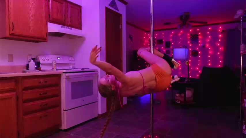 Emmasky69 Cam Show Recorded 2023-10-19