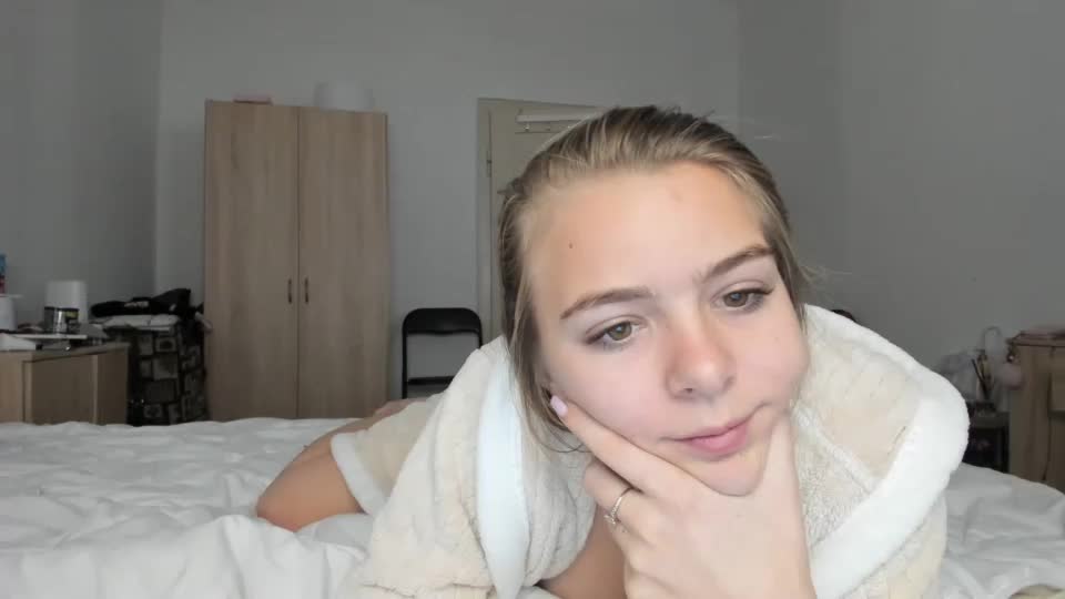 Inocent_hot_student Cam Show Recorded 2023-10-01 Chaturbate