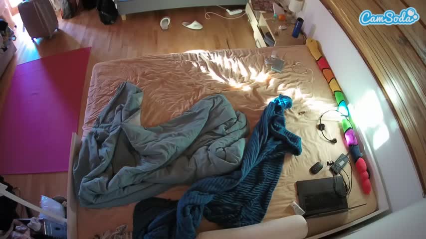 Voyeurcam-julmodels-whitebed-3 Cam Show Recorded 2023-10-15