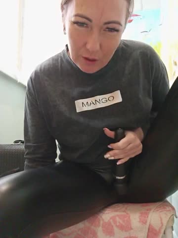 -Ami-- Cam Show Recorded 2025-02-05 Mixdrop