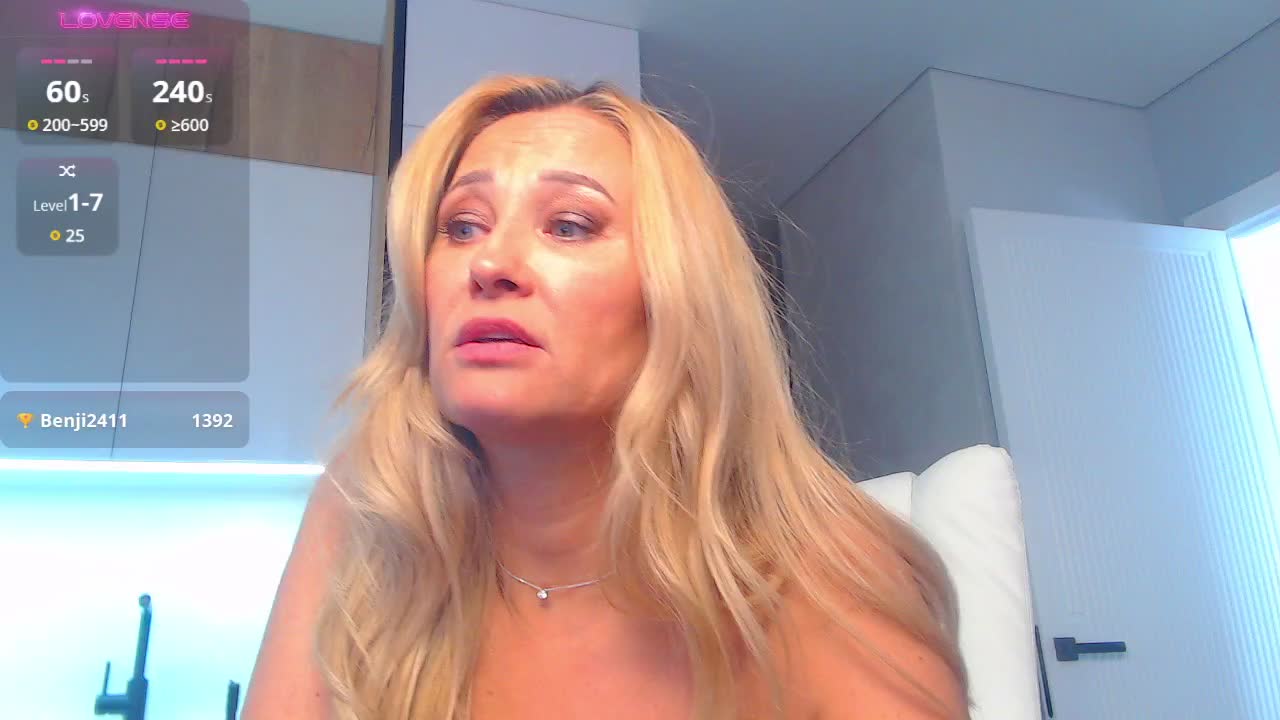 Hold-me-tight Cam Show Recorded 2025-02-10