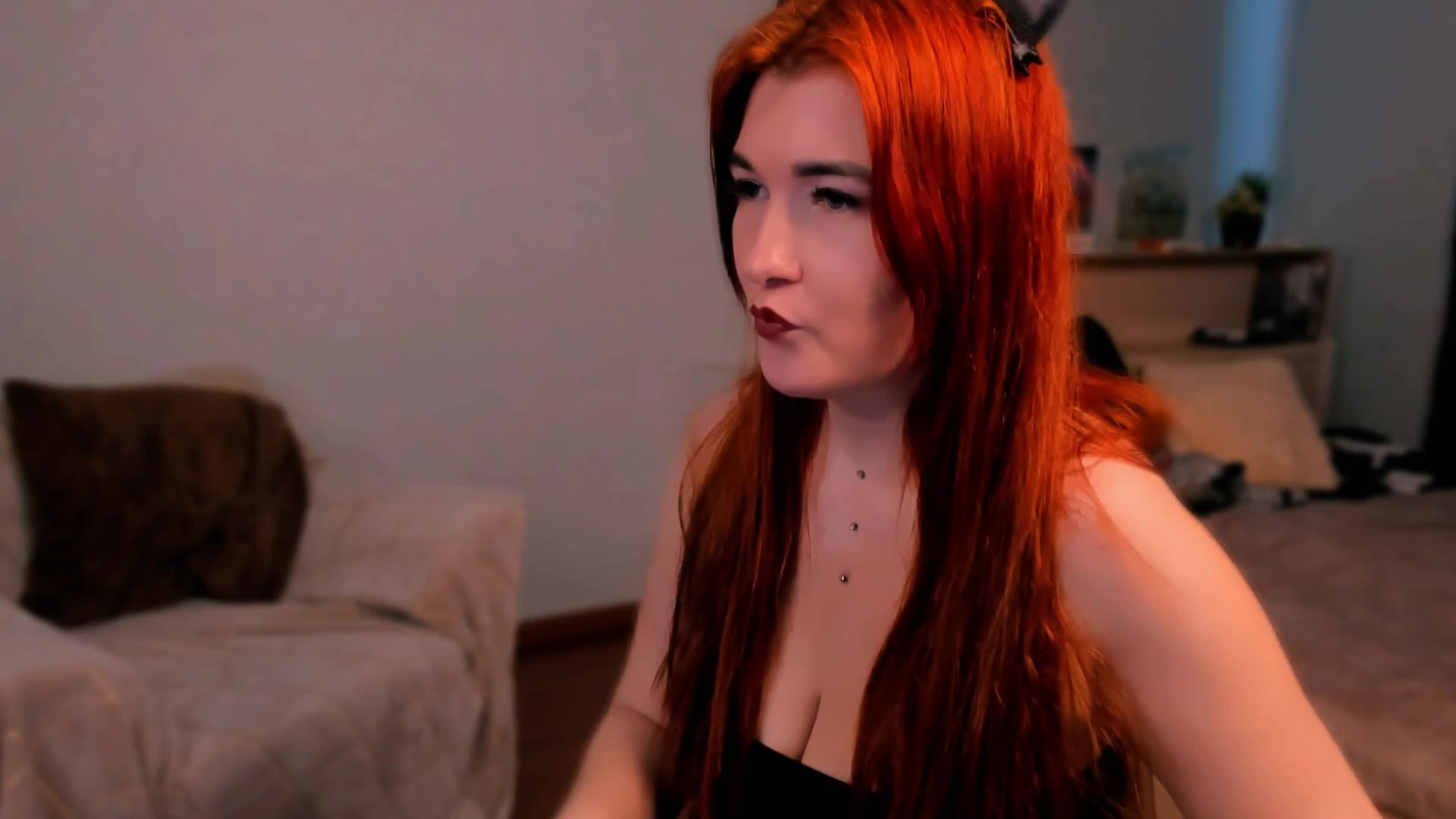 Foxyyysara Cam Show Recorded 2025-02-19