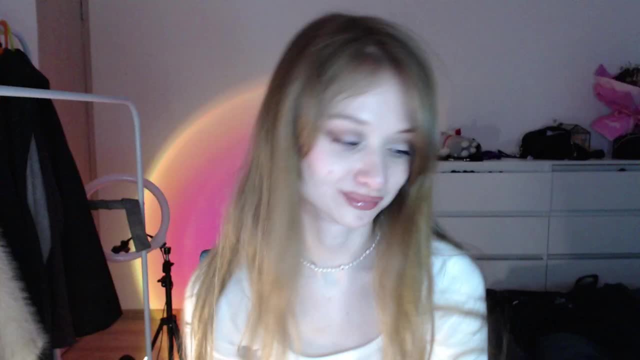 Mnepohuyy Cam Show Recorded 2025-03-05