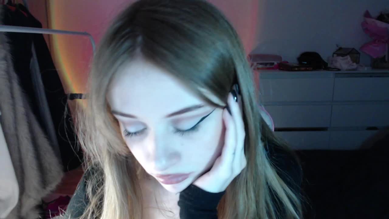 Mnepohuyy Cam Show Recorded 2025-03-12