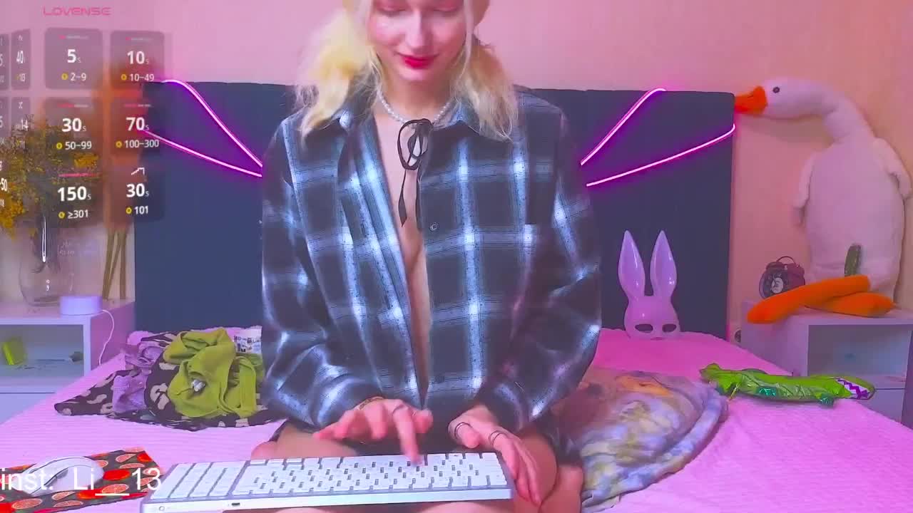 Angelina_1 Cam Show Recorded 2025-03-18