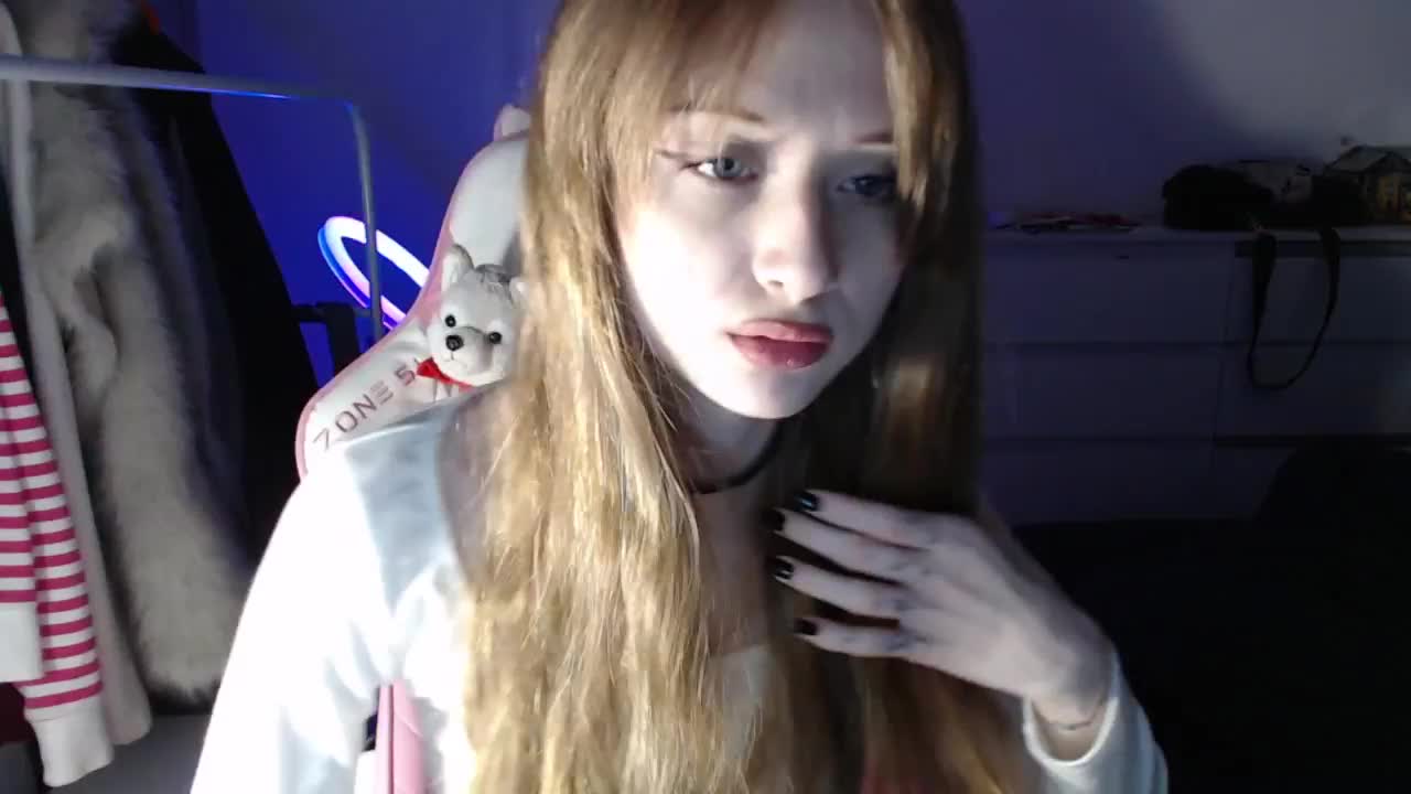 Mnepohuyy Cam Show Recorded 2025-03-18