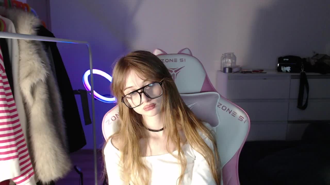 Mnepohuyy Cam Show Recorded 2025-03-18