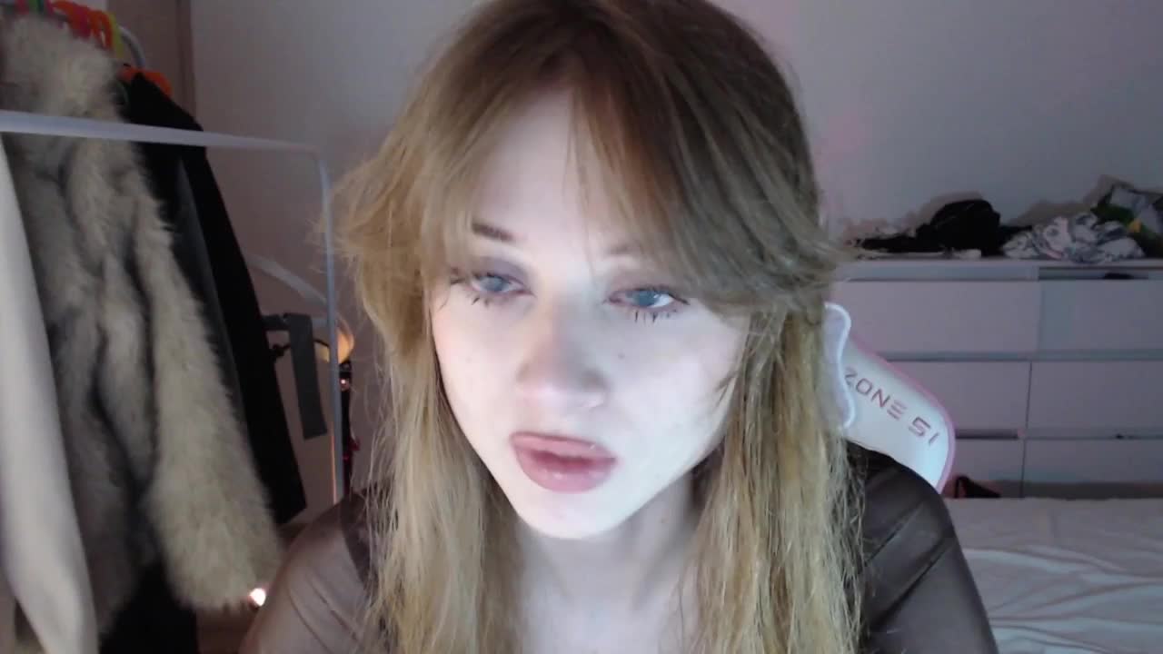 Mnepohuyy Cam Show Recorded 2025-03-21