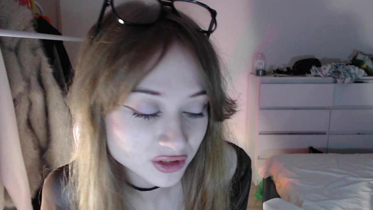 Mnepohuyy Cam Show Recorded 2025-03-21