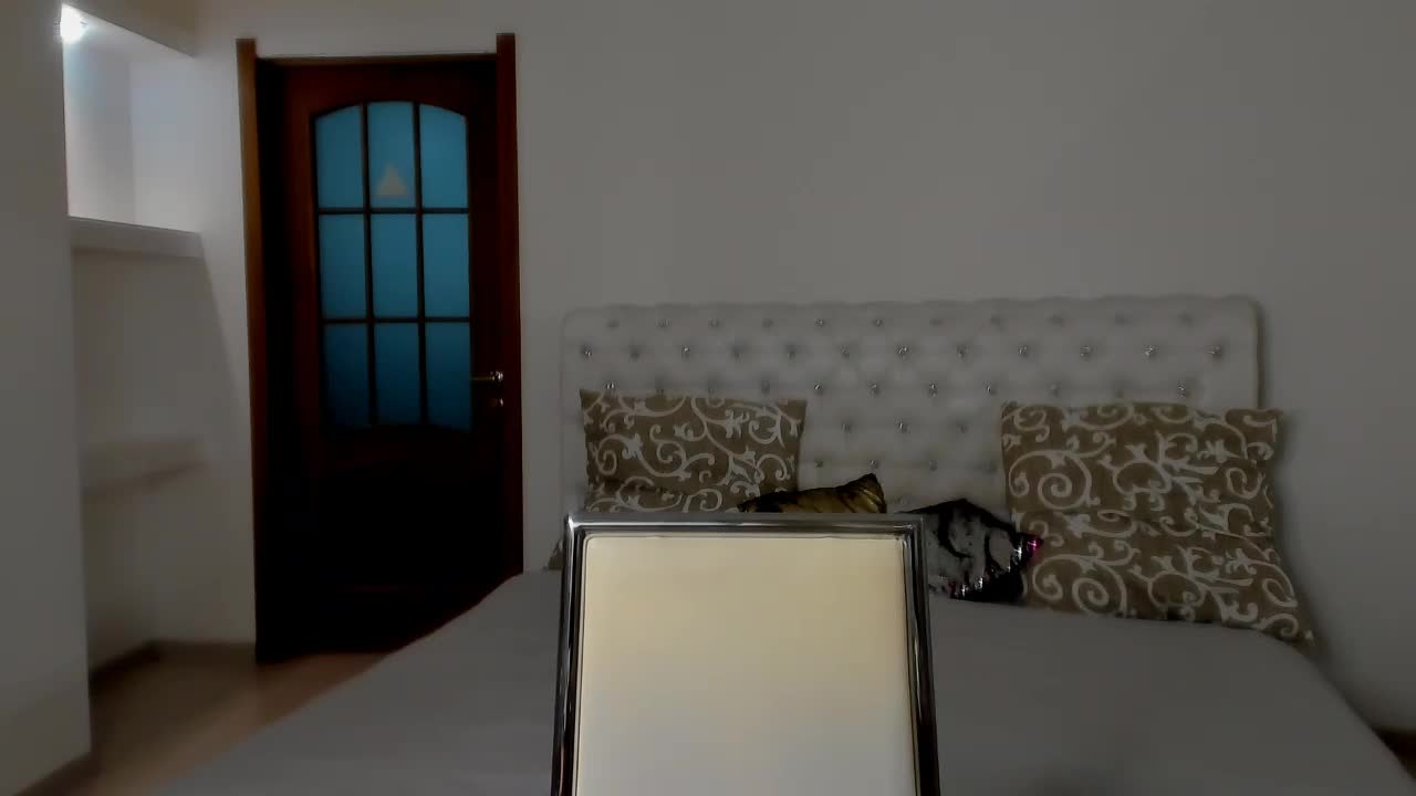 Alice_Glosss Cam Show Recorded 2025-03-24