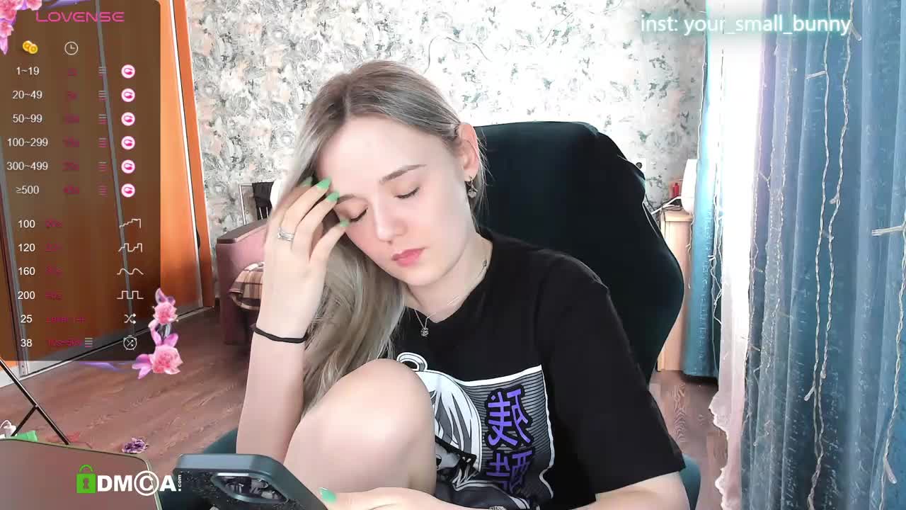 Your_small_bunny Cam Show Recorded 2025-03-28