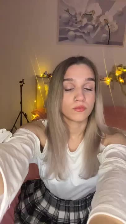 ALISSA-S Cam Show Recorded 2025-04-02