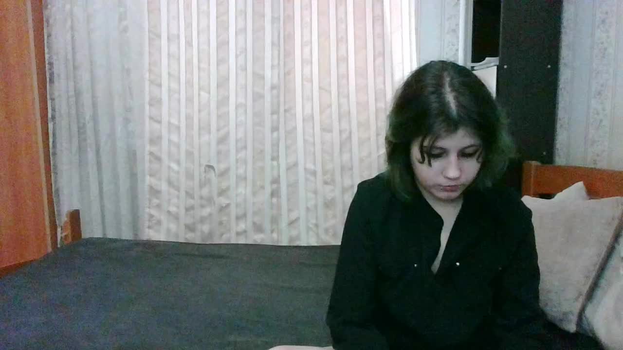 Crystal-Porn-Love Cam Show Recorded 2025-04-04