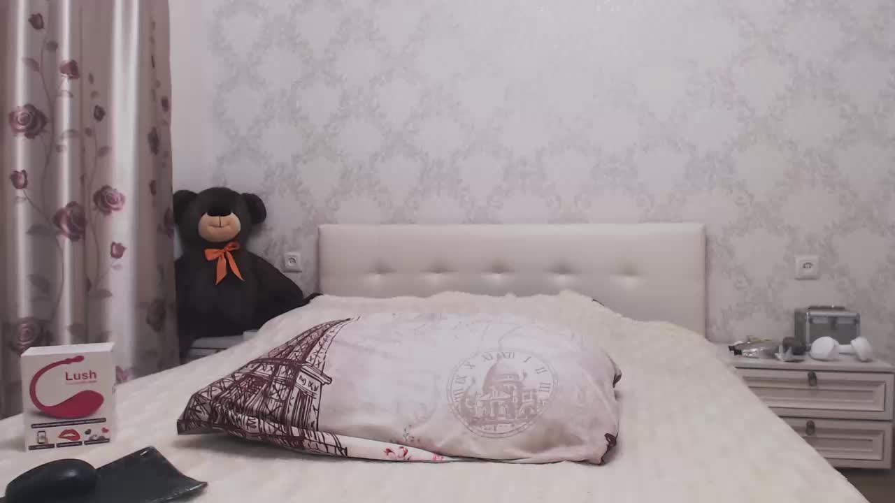 YourBarbiee Cam Show Recorded 2025-04-04