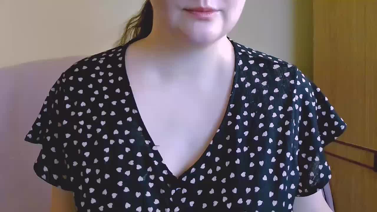 ChubbyMaia Cam Show Recorded 2025-04-04