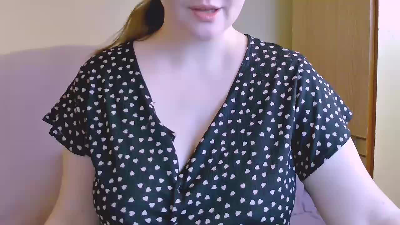 ChubbyMaia Cam Show Recorded 2025-04-04