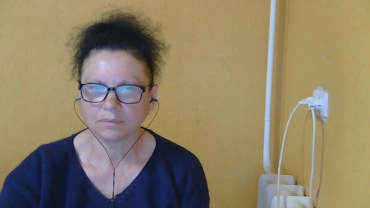 Liddia Cam Show Recorded 2025-04-04