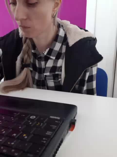 Xo4y-Tpax Cam Show Recorded 2025-04-04