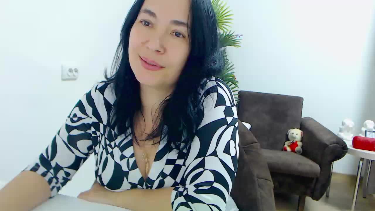 LesoleiLika Cam Show Recorded 2025-04-05