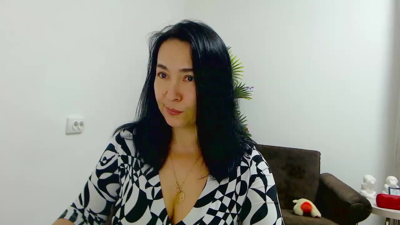 LesoleiLika Cam Show Recorded 2025-04-05