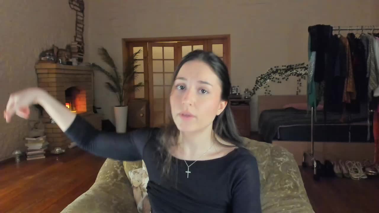 Michi_souffl Cam Show Recorded 2025-04-05