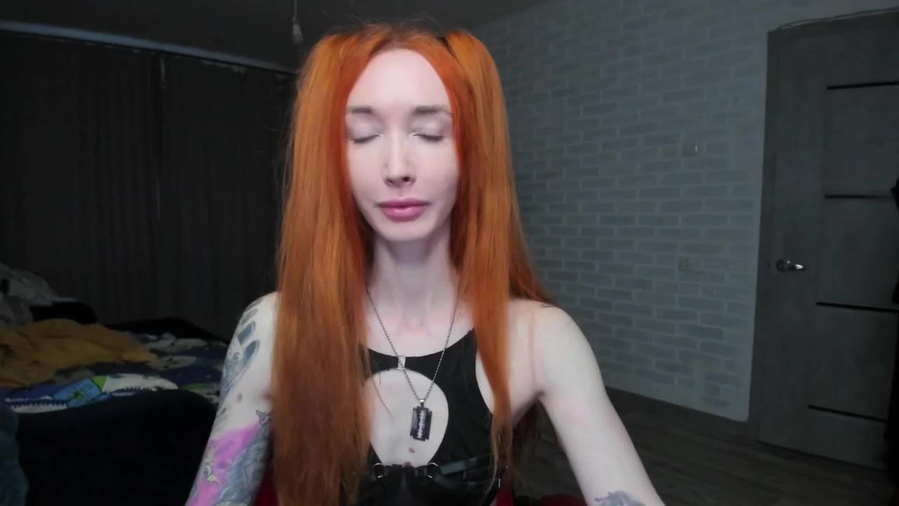 Roxy-Sun Cam Show Recorded 2025-04-06