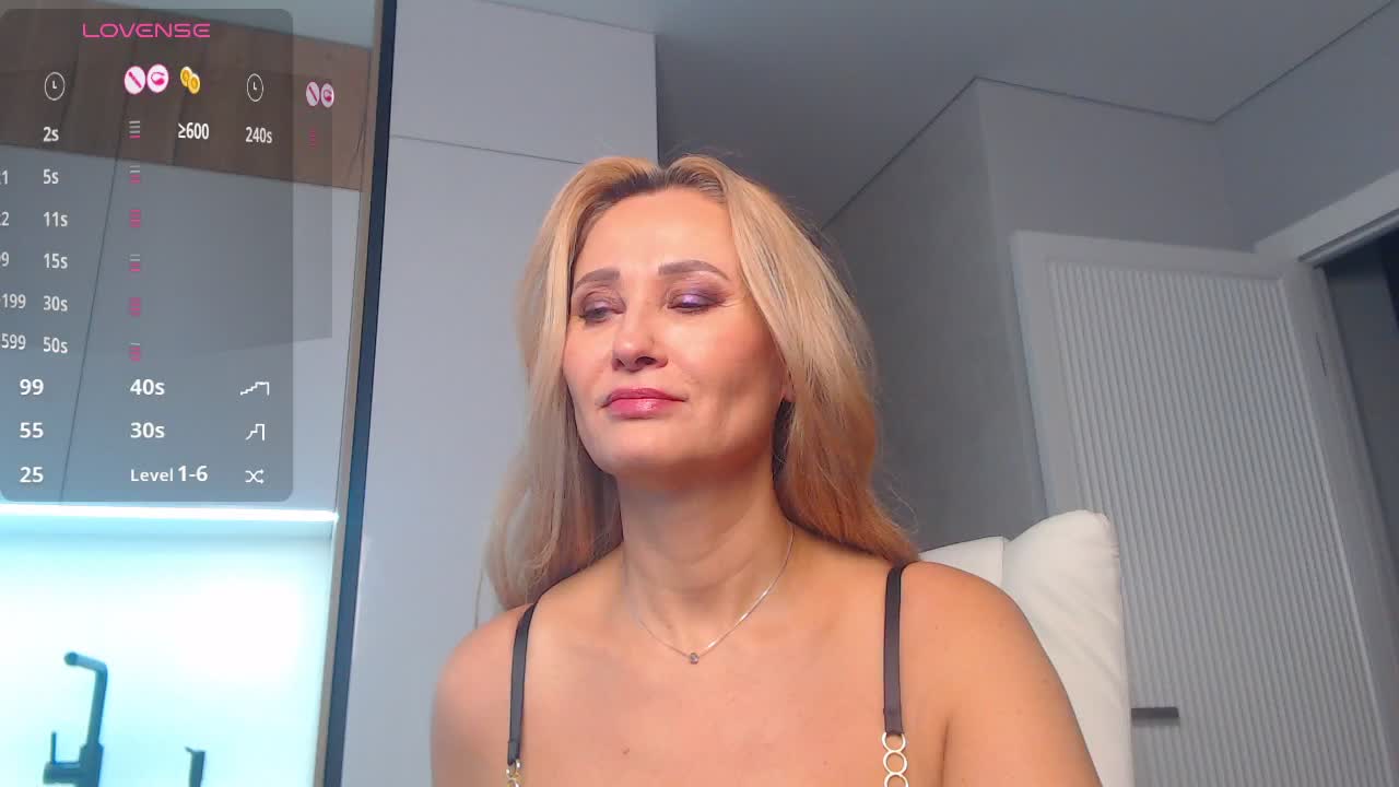 Hold-me-tight Cam Show Recorded 2025-04-07
