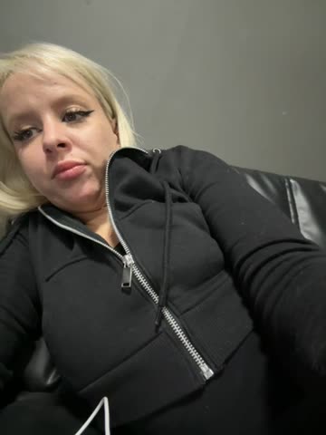 LikaCat Cam Show Recorded 2025-04-07