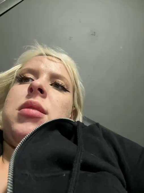 LikaCat Cam Show Recorded 2025-04-07