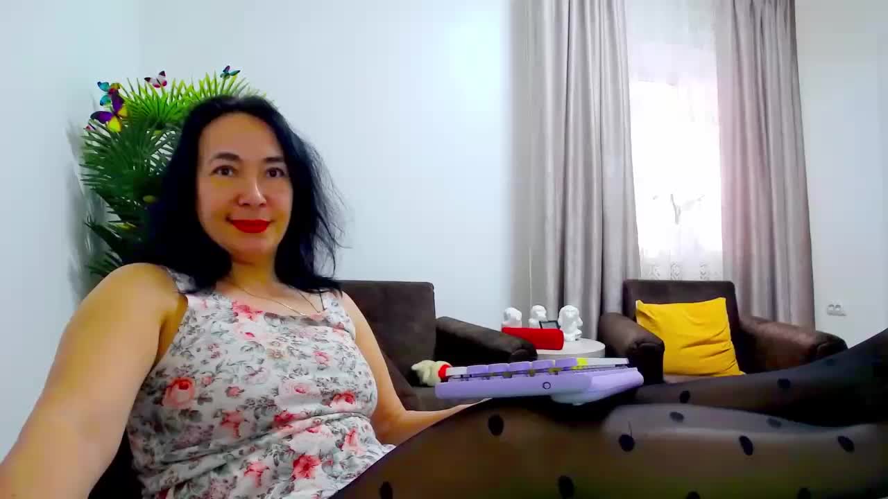 LesoleiLika Cam Show Recorded 2025-04-07