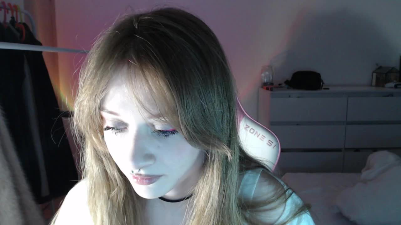 Mnepohuyy Cam Show Recorded 2025-04-07