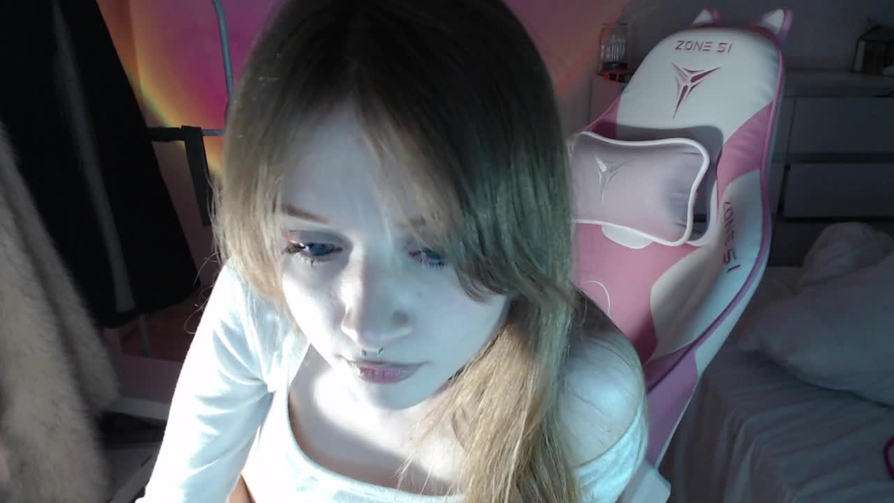 Mnepohuyy Cam Show Recorded 2025-04-08