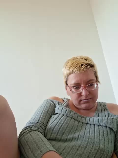 LeonaSplash Cam Show Recorded 2025-04-08