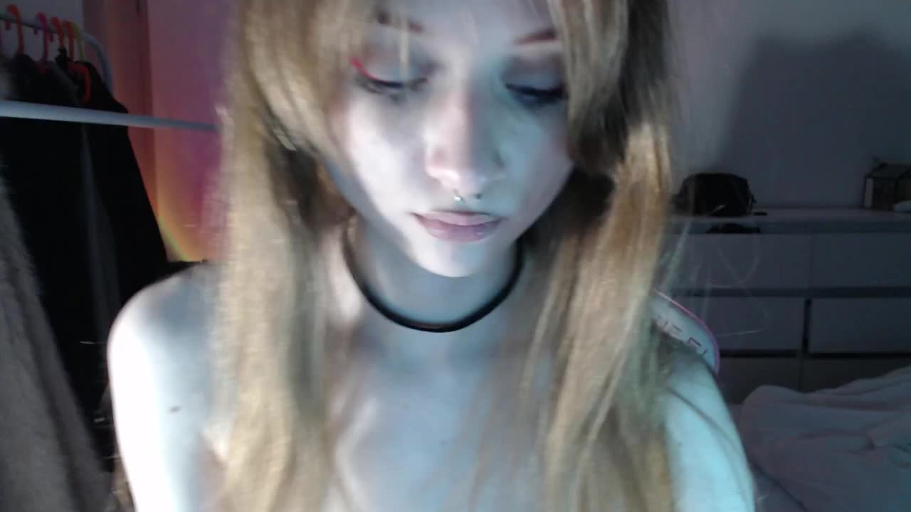 Mnepohuyy Cam Show Recorded 2025-04-08