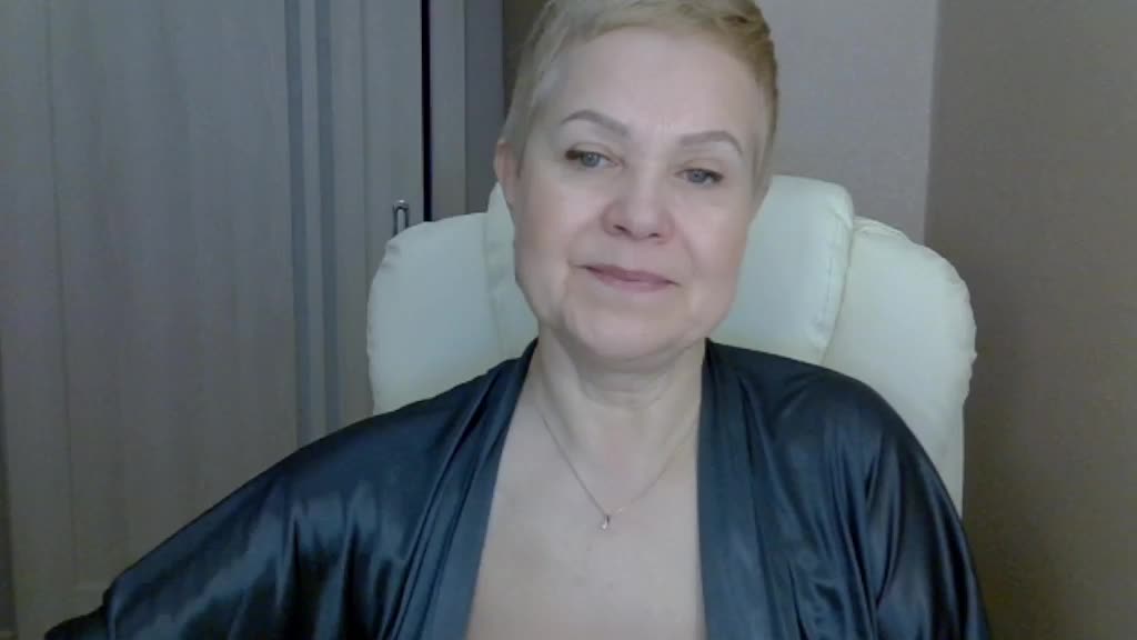 MadamMadam Cam Show Recorded 2025-04-08