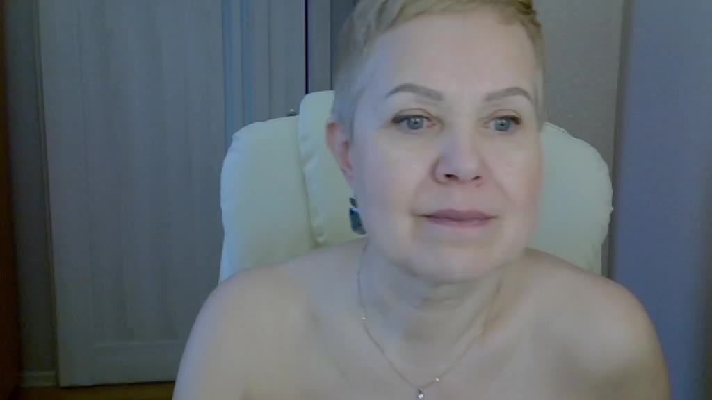 MadamMadam Cam Show Recorded 2025-04-08