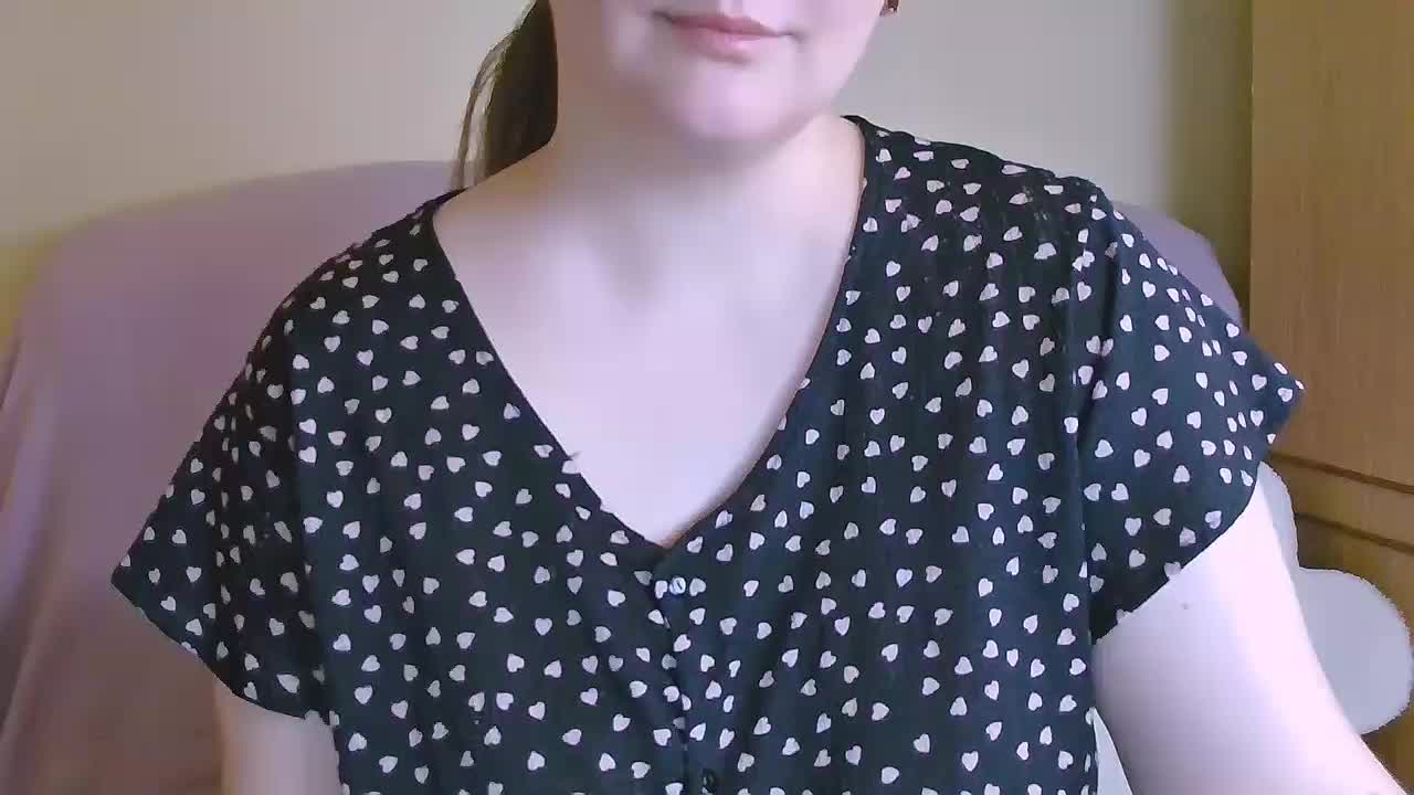 ChubbyMaia Cam Show Recorded 2025-04-08