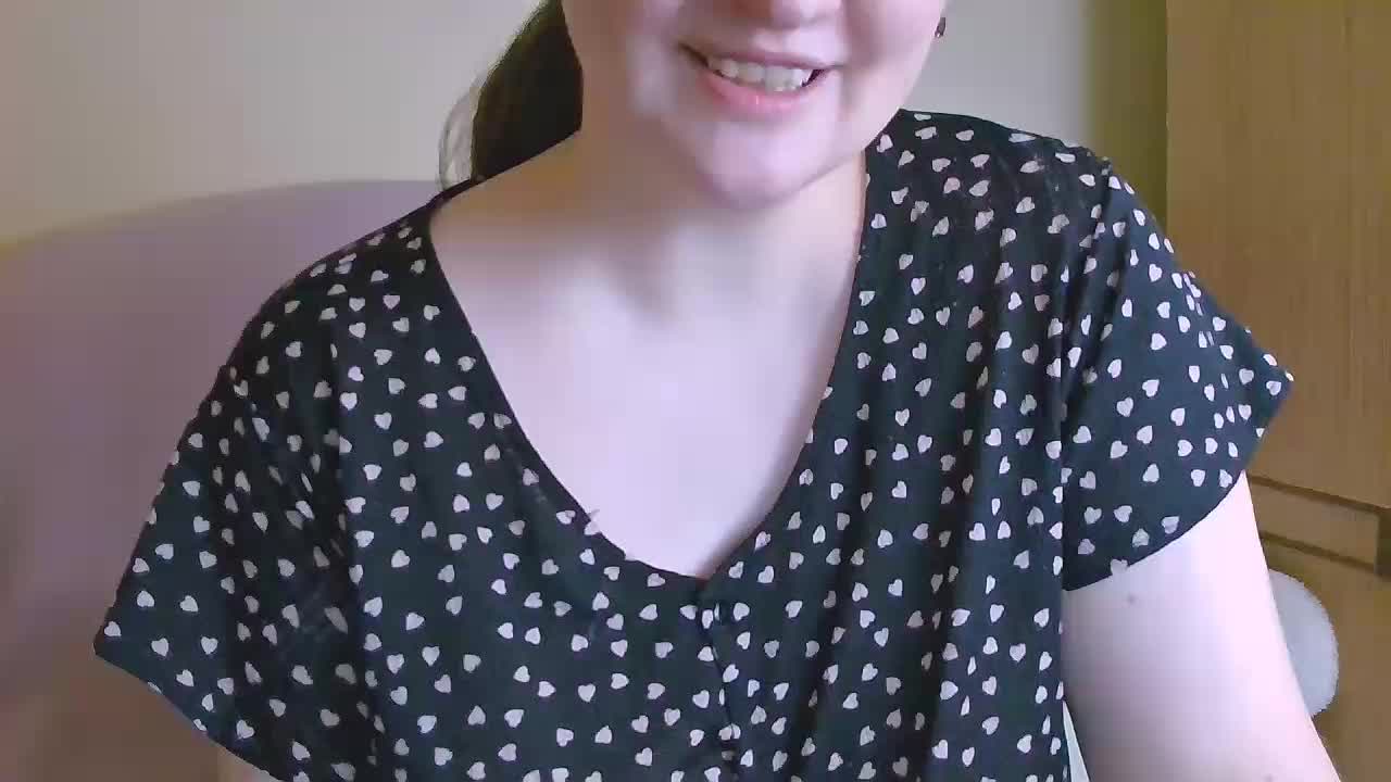 ChubbyMaia Cam Show Recorded 2025-04-08