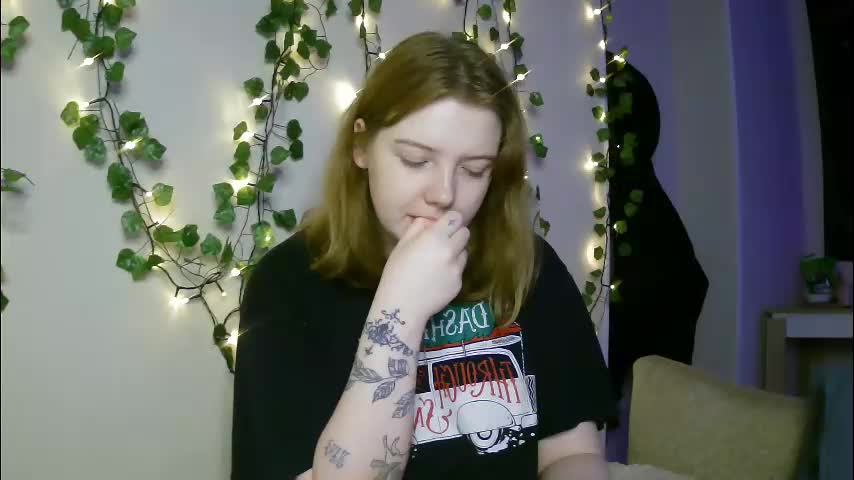 Lollylol11 Cam Show Recorded 2025-04-09