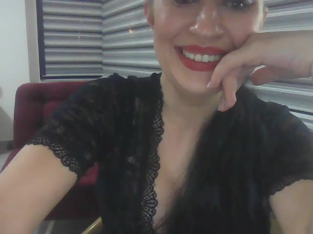 Emiliya-325 Cam Show Recorded 2025-04-09
