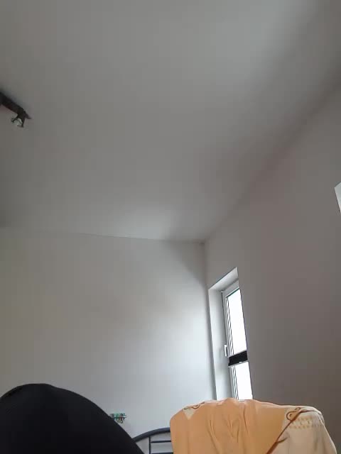 LeonaSplash Cam Show Recorded 2025-04-09