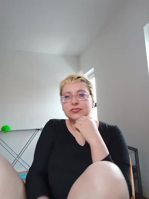LeonaSplash Cam Show Recorded 2025-04-09