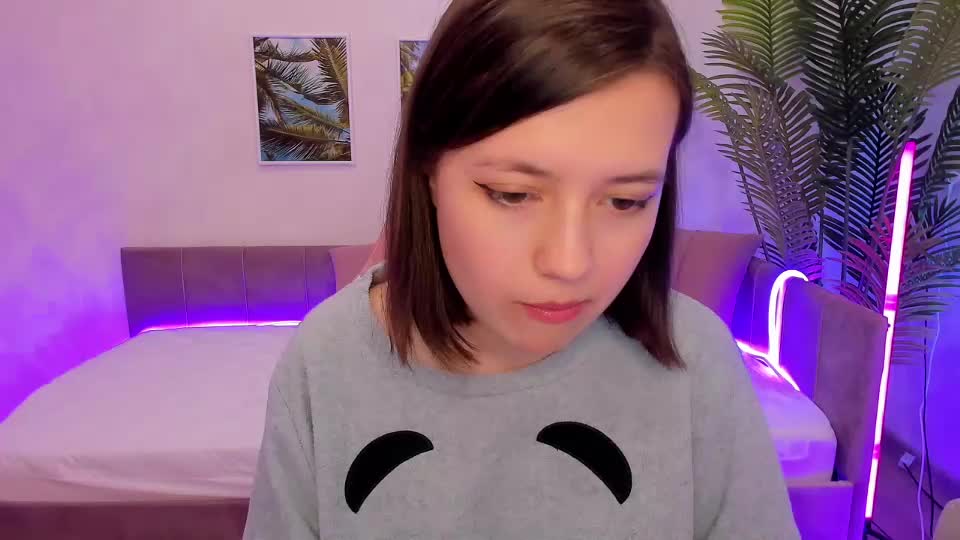Lina_brownie Cam Show Recorded 2025-04-09